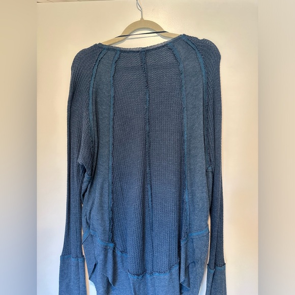 Free People We The Free Waffle Knit Navy Tunic Long Sleeve Top, size Large - Picture 9 of 9